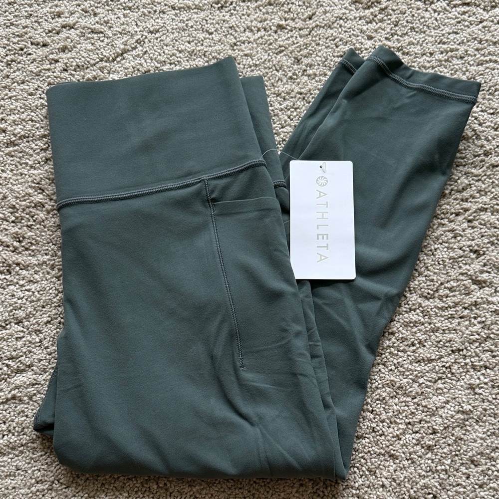 Athleta Salutation Stash 7/8 Tight - Bali Green